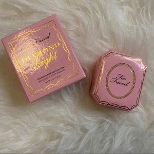 Too Faced Diamond Light, highlighter